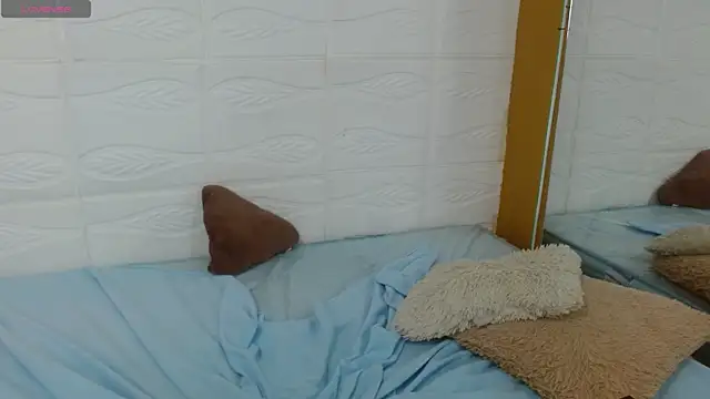 tinisweet's Live XXX Chat