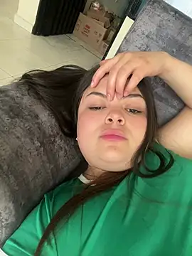 EvaLuna25 Adlı Modelin Canlı XXX Sohbeti