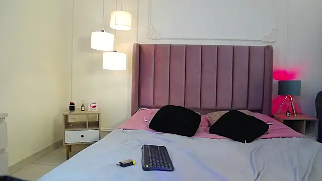 LiaTrainor 라이브 XXX 채팅