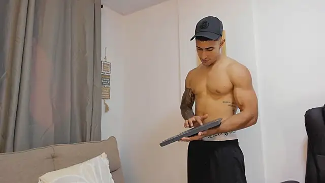 Mr_adrian Pertunjukan Webcam