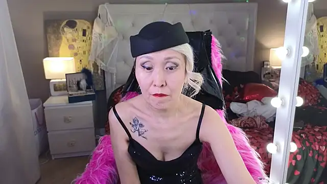 RoxalanaStarのライブXXXチャット