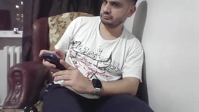 Chat +18 de YakisikliSikici ao vivo