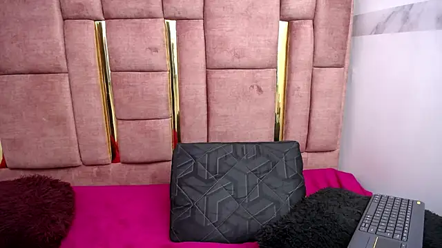 Živý XXX chat CHLOESHOW