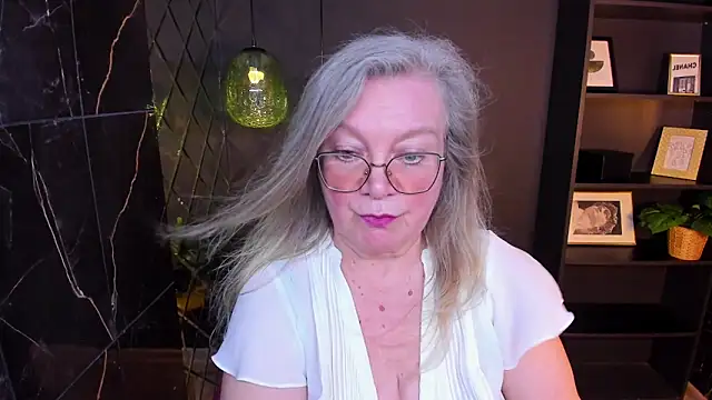 NataliMellow's Live XXX Chat