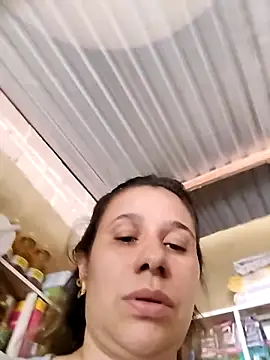 MIA-LARIOS' Live XXX Chat