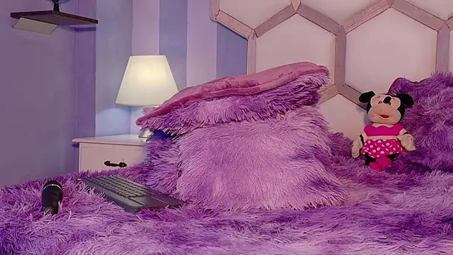 yvi_taylorn Webbikameraesitys