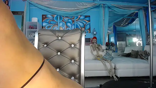 XXX chat uživo modela ADRIANNA_FOX