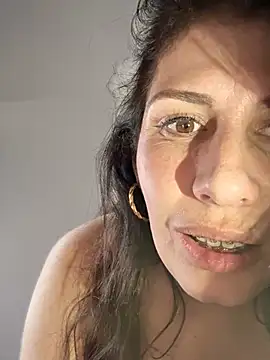 Alysson-- Live XXX-chat