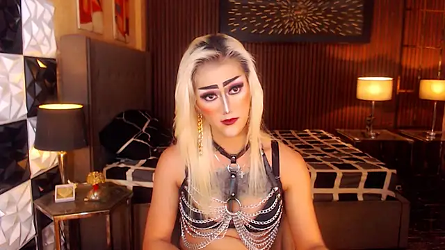 Chatroom XXX en direct de HorseCockDivine