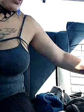 Gatithaaa Show in webcam