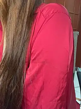 Pokazy przed kamerką – let_me_strip