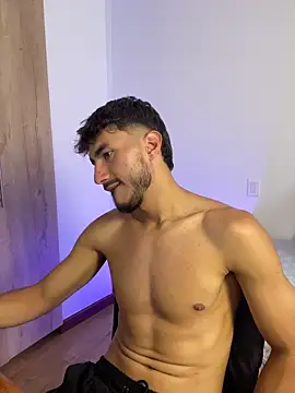 LIAM_COLTn Webbikameraesitys