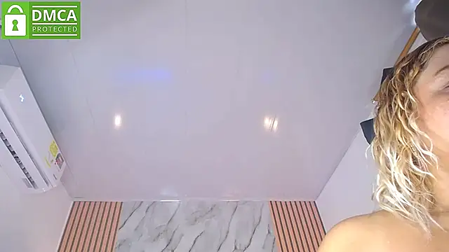 CasieBigtits – Naživo XXX chat