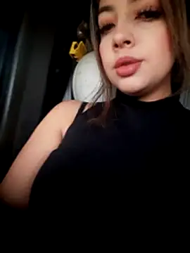 yelena_mutizz1 Adlı Modelin Canlı XXX Sohbeti