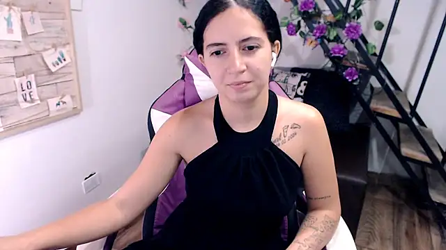 samantha_baby_ Adlı Modelin Canlı XXX Sohbeti