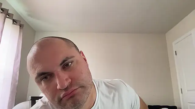 Chat XXX ao vivo de SluggishChase99