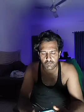 DADDY-SIN: απευθείας συνομιλία ΧΧΧ