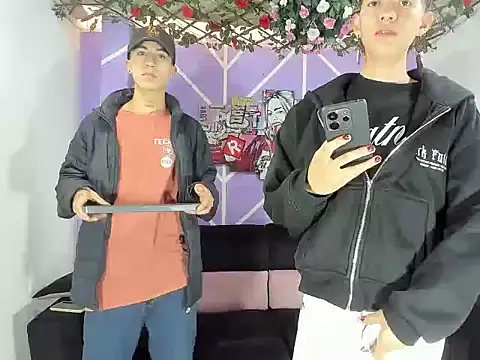 heyy_noah11's Live XXX Chat