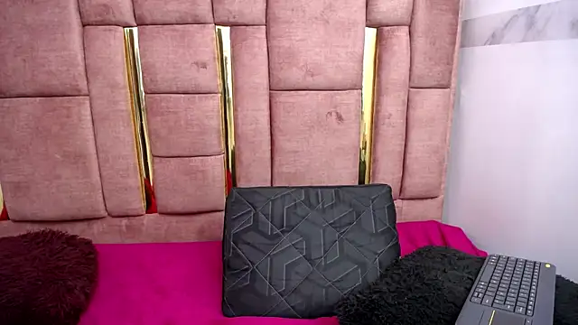 CHLOESHOW: απευθείας συνομιλία ΧΧΧ