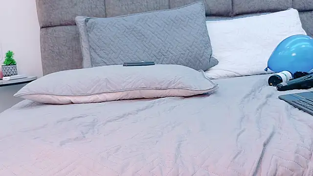 AlmaRose_'s Live XXX Chat