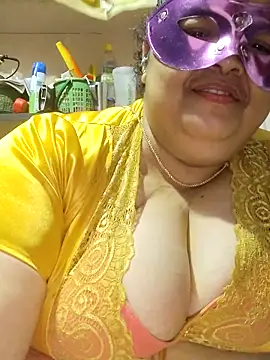 tamilthanushri Chat XXX in diretta