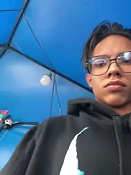 diegoand0911's Live XXX Chat