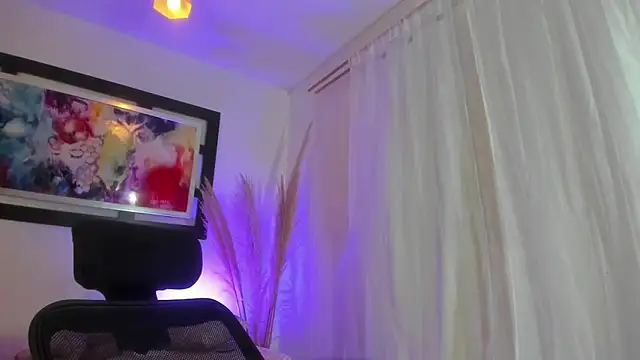 Chat +18 de Ravyn_Rouge ao vivo