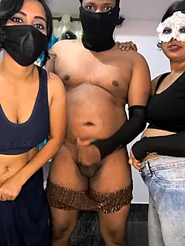 Family02 Adlı Modelin Web Kamerası Şovu