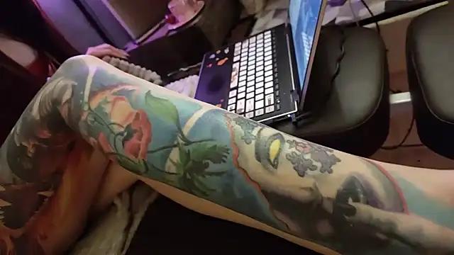 Chatroom XXX en direct de Kamila_Moore_