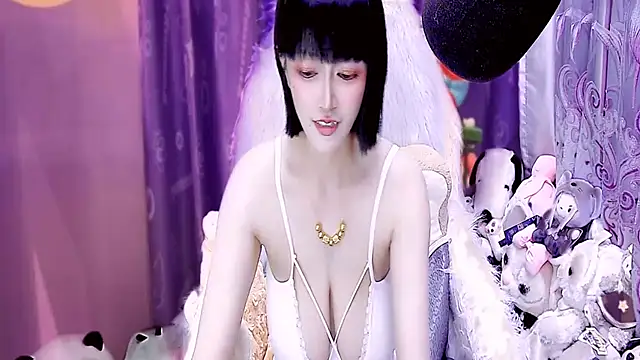 kumamon- Adlı Modelin Canlı XXX Sohbeti