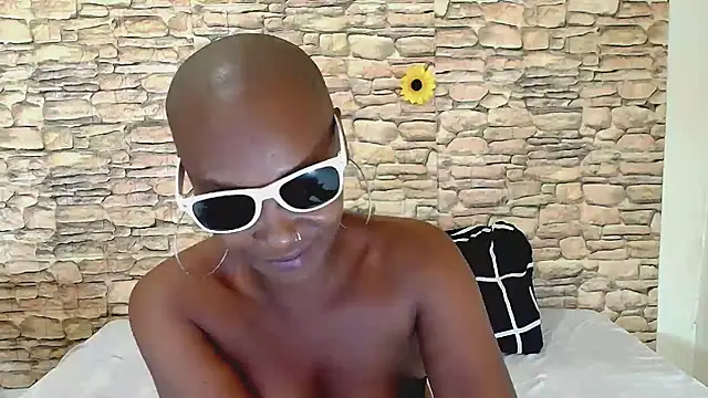 EbonyOlive69 Adlı Modelin Canlı XXX Sohbeti