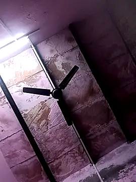 TINASONI Adlı Modelin Canlı XXX Sohbeti