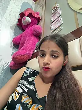 Naina11100 Adlı Modelin Canlı XXX Sohbeti