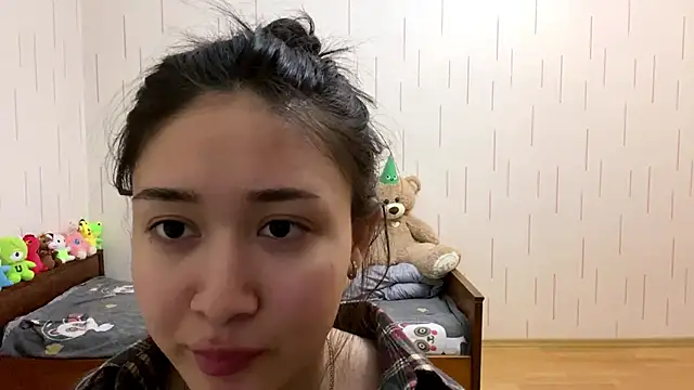 YourMiIa: απευθείας συνομιλία ΧΧΧ