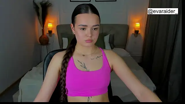 EvaRaider 라이브 XXX 채팅