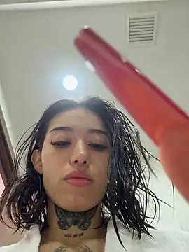 Ellelie_77 – Kamerová šou