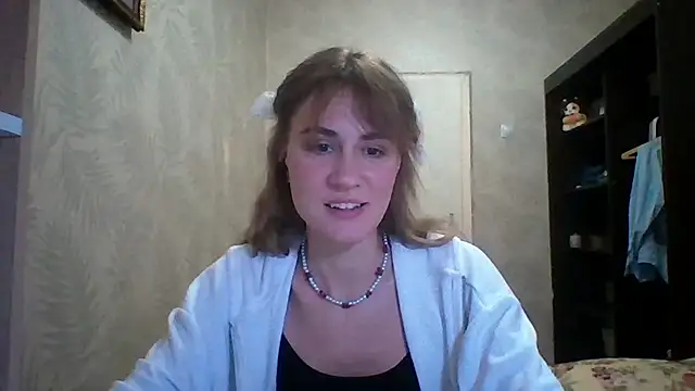 ElenoreHolguin Show in webcam