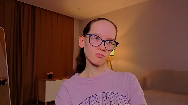 BettyBrowni Adlı Modelin Canlı XXX Sohbeti