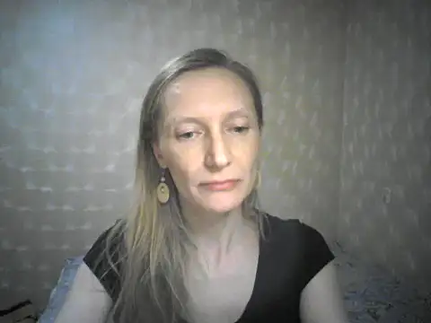 AverinonaのライブXXXチャット