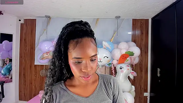 lia_16 Adlı Modelin Canlı XXX Sohbeti