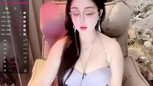 Pokazy przed kamerką – Monica-666888-