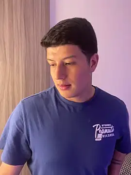 Goldenknight33 Webcam Show