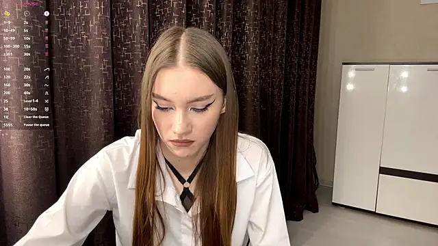 NuDonzze Adlı Modelin Canlı XXX Sohbeti