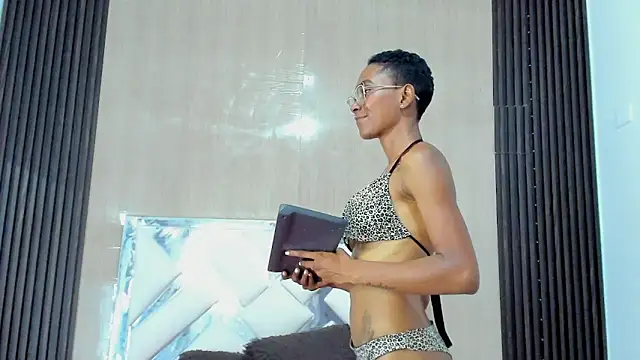 Nina_vegas Adlı Modelin Canlı XXX Sohbeti