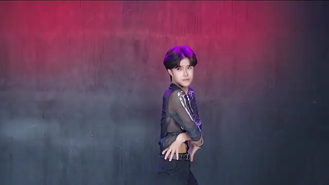 Queen-Vibe Webcamshow