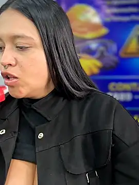 -Mia1 Adlı Modelin Web Kamerası Şovu