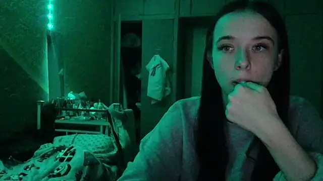 Chat +18 de Emilia_Light ao vivo