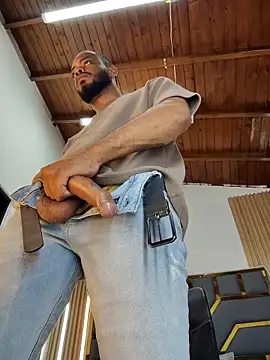 Oliver_bigblack_cock's Webcam Show