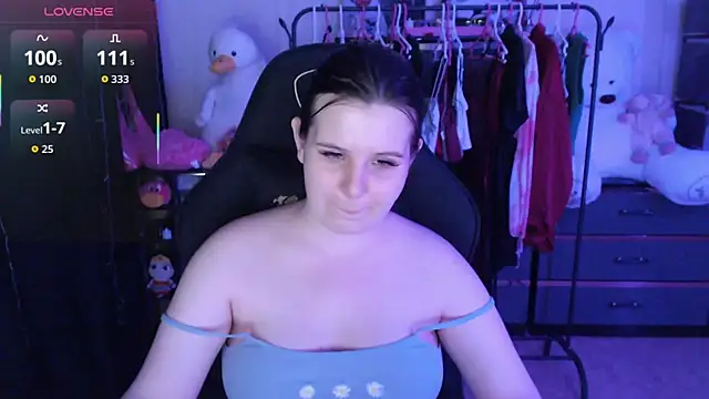 AmyVibess live XXX chat