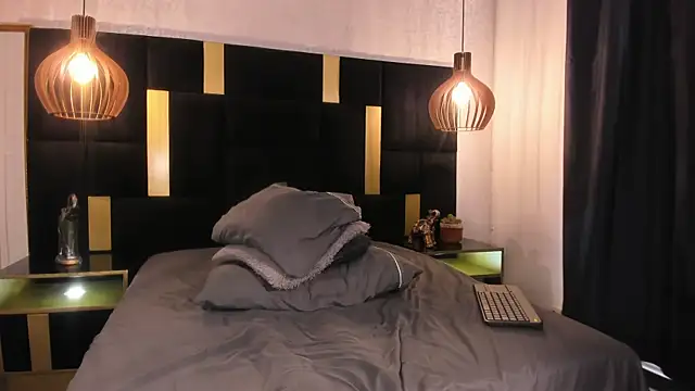 Lucio__Fox Adlı Modelin Canlı XXX Sohbeti